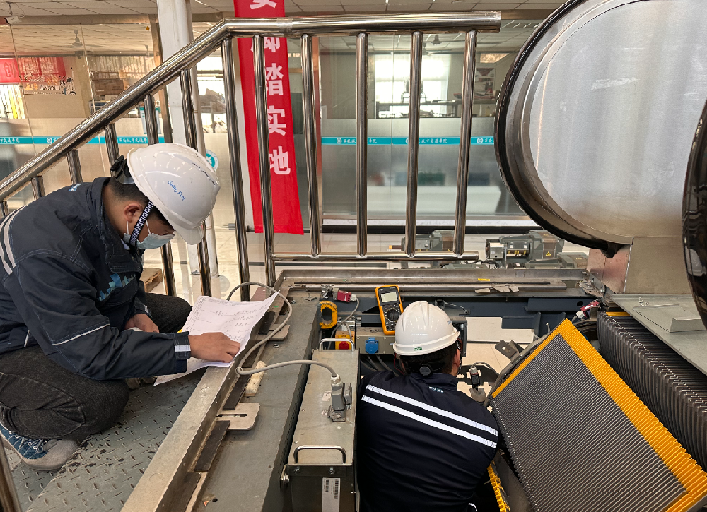 如何通过无纸化监管提升电梯维保的效率和透明度？